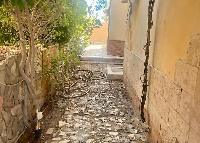 Beachfront 4 Bedrooms L Paradise Sea View Garden * Ain Sukhna