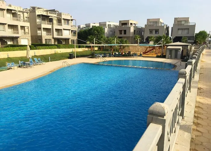 Beachfront 4 Bedrooms L Paradise Sea View Garden Apartment