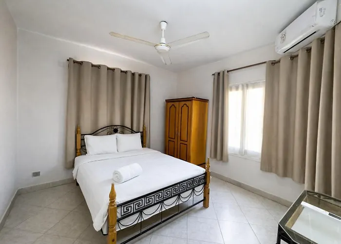 Beachfront 4 Bedrooms L Paradise Sea View Garden Apartment